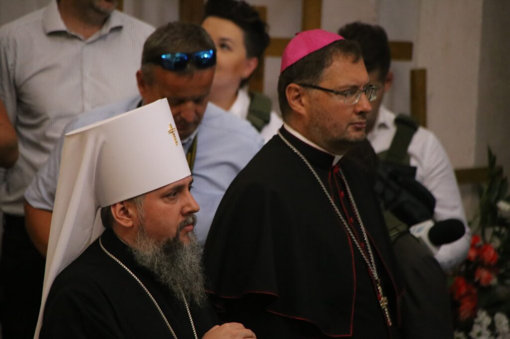 Паломництво «Пробачення та примирення» єпископів України та Польщі (доповнюється) 97 Паломництво «Пробачення та примирення» єпископів України та Польщі (доповнюється)