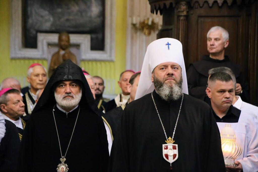 Паломництво «Пробачення та примирення» єпископів України та Польщі (доповнюється) 98 Паломництво «Пробачення та примирення» єпископів України та Польщі (доповнюється)